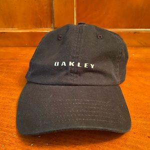 Oakley dad hat
